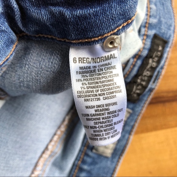 Aeropostale | Light Wash Jeans | Size 6 - Picture 5 of 7